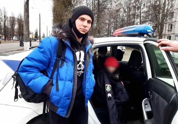 В Кременчуге парень спас провалившуюся под лед школьницу