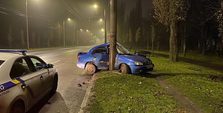 Полиция Полтавщины устанавливает обстоятельства ДТП в Кременчуге, в результате которого погиб водитель