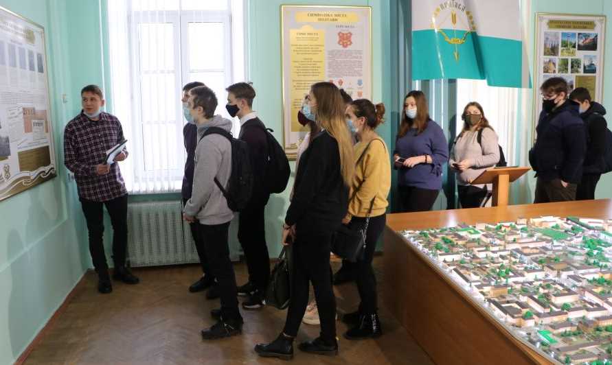 Для студентов провели экскурсию в помещении Полтавского горсовета