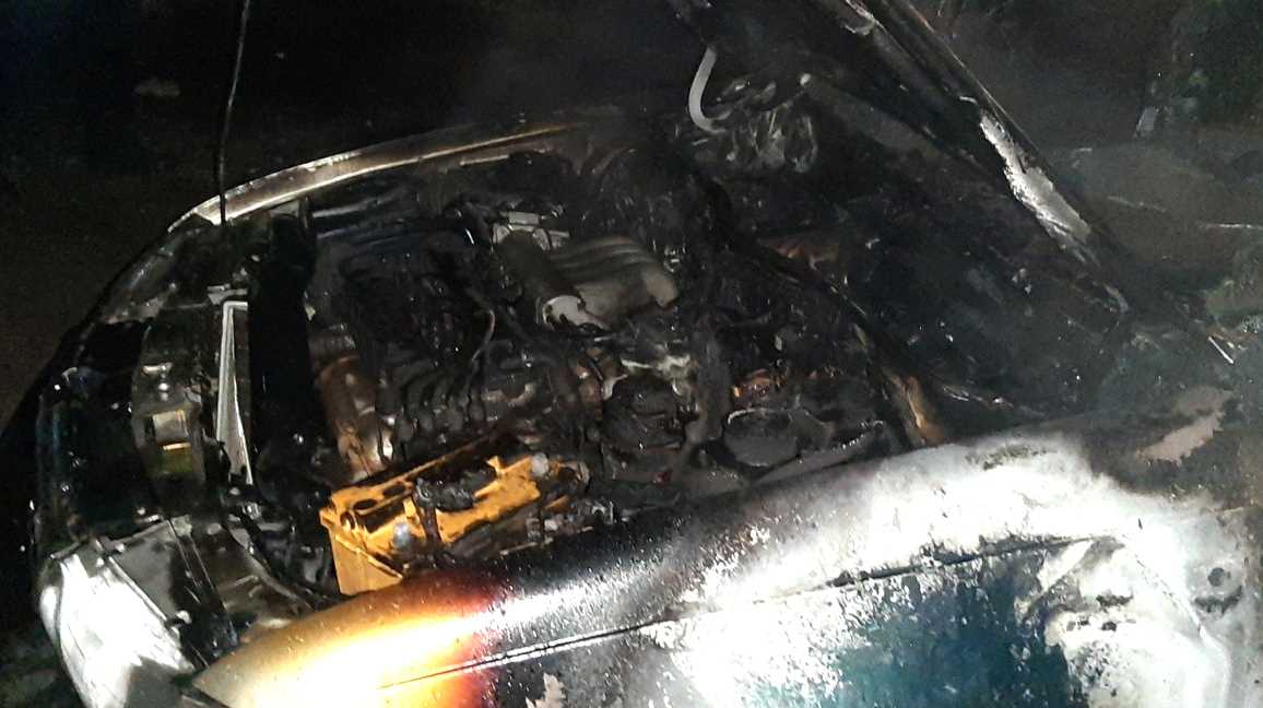 В Кременчуге спасатели ликвидировали пожар в автомобиле