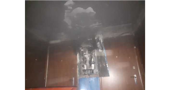 В Кременчуге спасатели ликвидировали пожар в подъезде