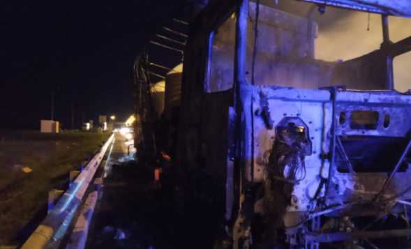 В Полтавской области на автодороге «Киев-Харьков» сгорел грузовик