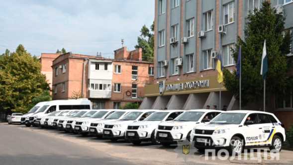 Новые служебные автомобили "Suzuki" и "Hyundai" пополнили автопарк управления полиции охраны Полтавщины