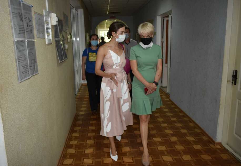 Екатерина Рыжеченко посетила Полтавский областной социальный центр матери и ребенка