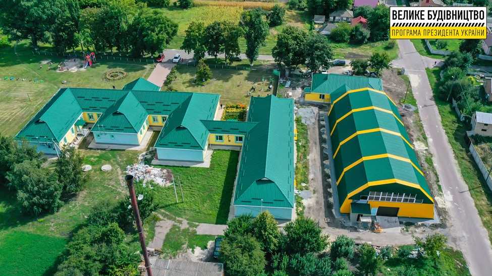 В Коломакской школе завершают строительство спорткомплекса