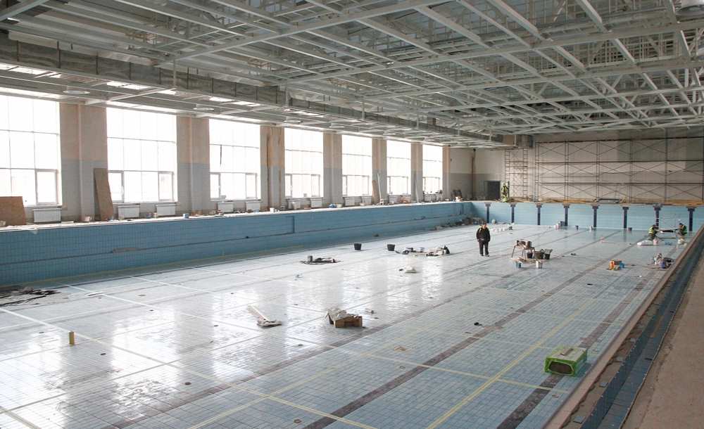 В бассейнах нового спорткомплекса в Полтаве будет двухуровневая система очистки воды