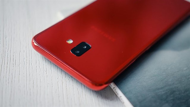 Какие бывают чехлы на Самсунг J6 Plus?