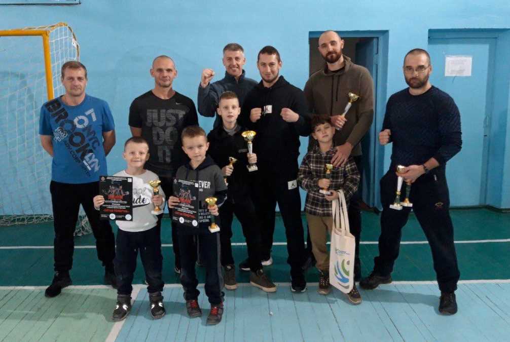 В  "Битве поколений" соревновались родители юных спортсменов