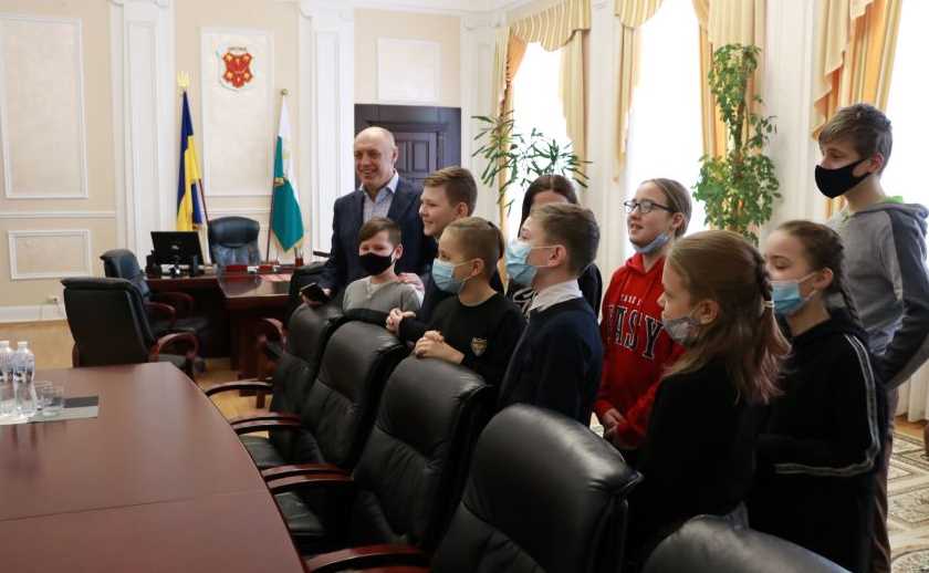 Ученики полтавской школы посетили городской совет