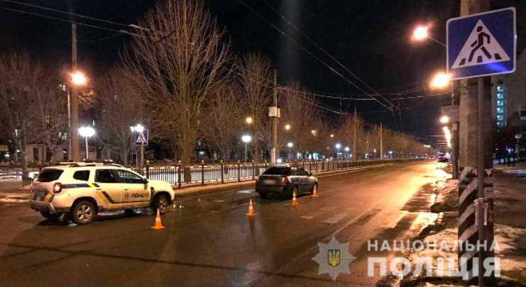 Полиция Полтавы устанавливает обстоятельства ДТП, в котором травмирована женщина