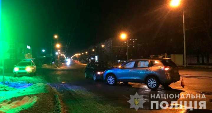 Полиция Полтавы устанавливает обстоятельства ДТП, в котором травмированы двое пассажиров