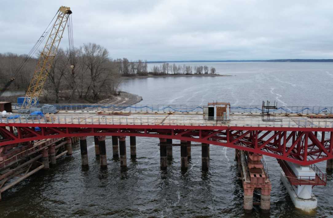 Продолжается строительство моста через реку Сула вблизи села Липовое
