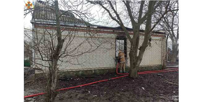 В Миргородском районе пожарные потушили пожар в доме
