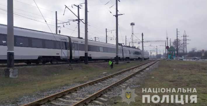 В Полтаве поездом смертельно травмирована женщина