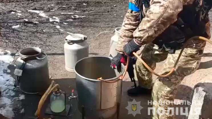 В Полтавской области, в условиях правового режима военного положения, полиция изъяла около 7 000 литров спиртного