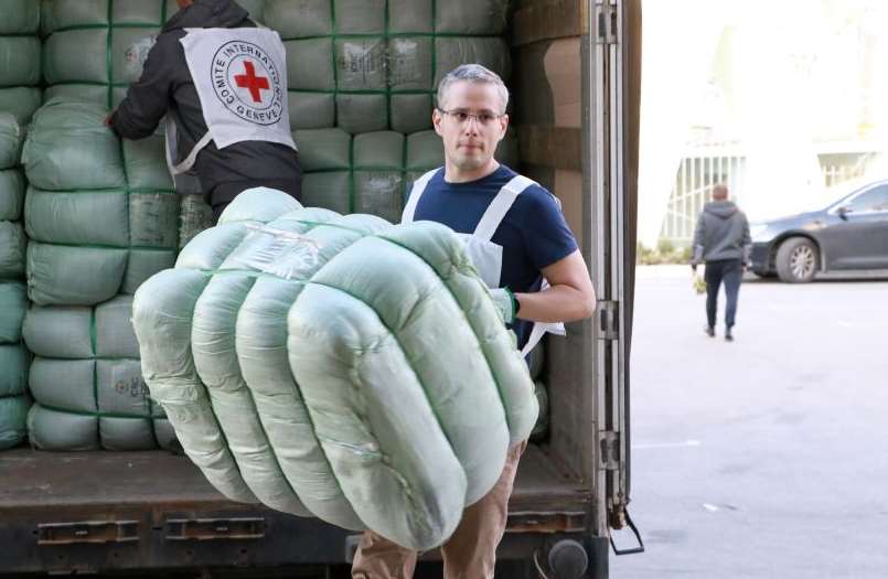 Полтава получила первый груз гуманитарной помощи от Международного Комитета Красного Креста