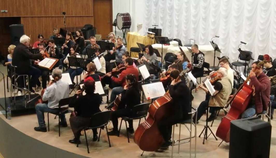 Полтавский академический симфонический оркестр в дни войны работает на собственной музыкальной платформе