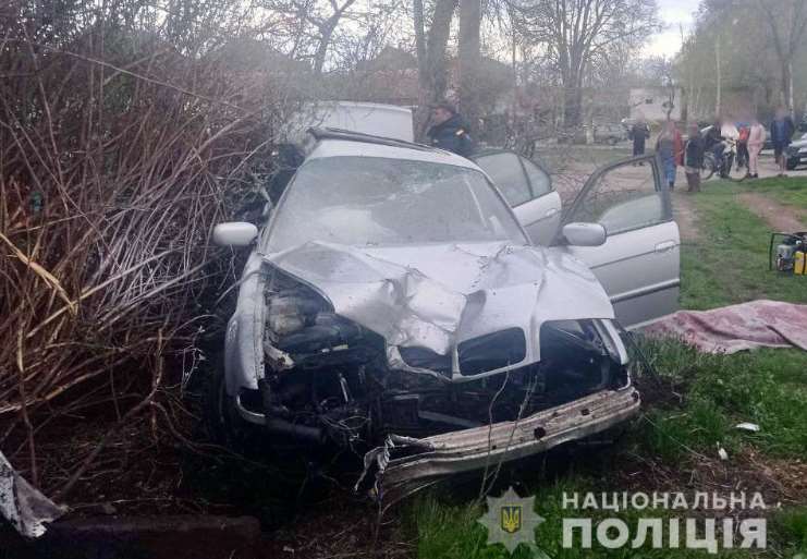 Следователи полиции Полтавщины выясняют обстоятельства ДТП, в котором погиб пассажир и травмировался водитель