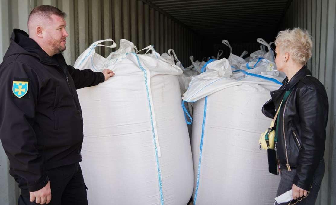 Полтавская ОВА передала более 20 тонн гуманитарной помощи в волонтерские штабы Лубнов и Кременчугв