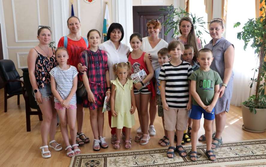 Оксана Деркач провела экскурсию для маленьких переселенцев