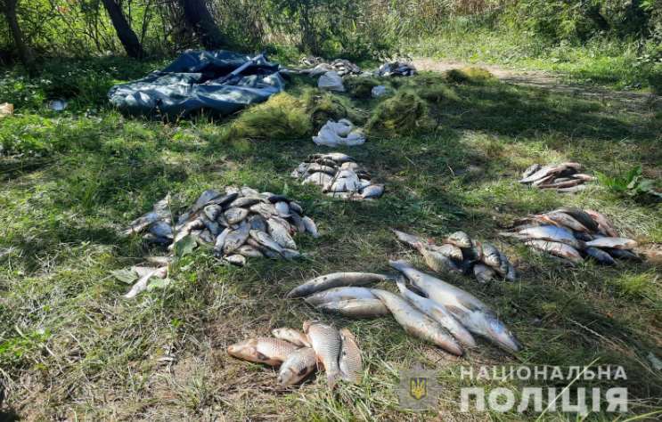 На Полтавщине полиция разоблачила браконьеров на воде