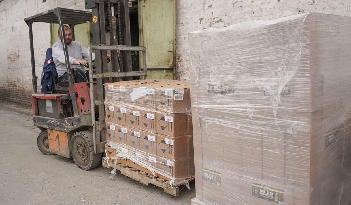 Из Полтавщины в Харьковскую область едут грузовики гуманитарной помощи с 50 тоннами необходимых продуктов