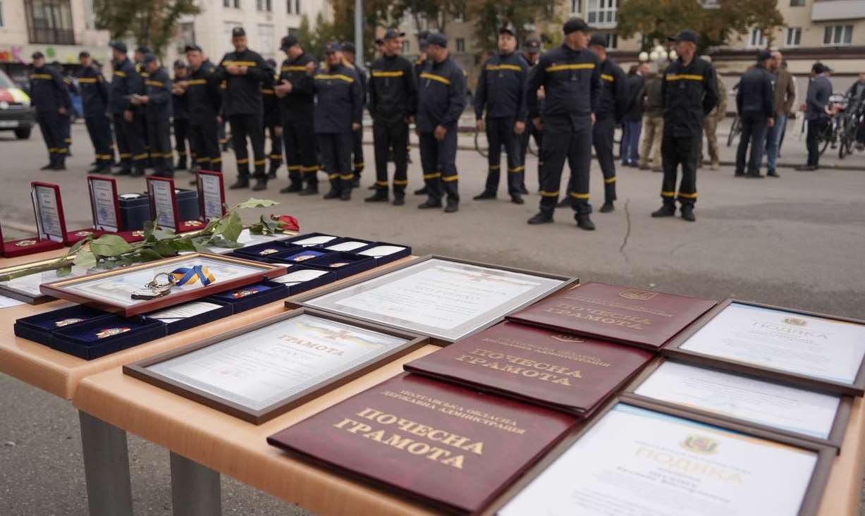 В Полтаве спасателям вручили государственные и областные награды накануне их профессионального праздника