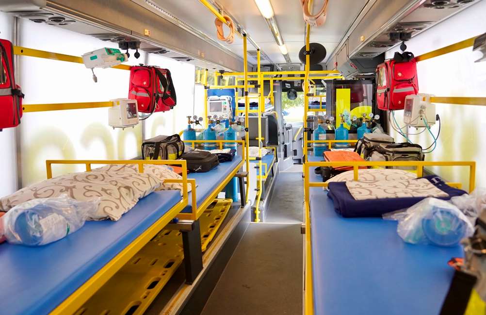 Для Полтавщины создали уникальный эвакуационный автобус, который перевозит раненых