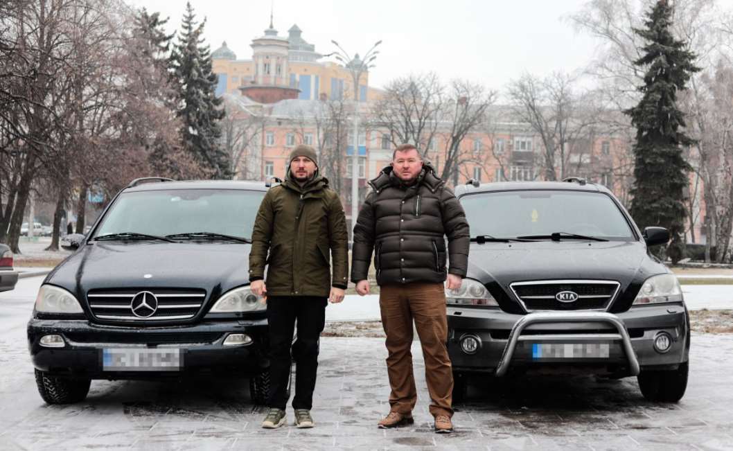 116-й бригаде теробороны передали 2 автомобиля