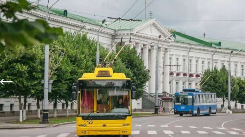 У Полтаві тролейбуси їздитимуть до 23 години