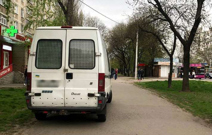 Поліція Полтавщини встановлює обставини ДТП, в якій травмовано пенсіонерку