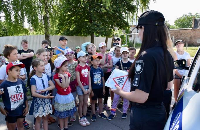 Безпечне літо: На Полтавщині поліцейські нагадали дітям правила безпечної поведінки під час літніх канікул