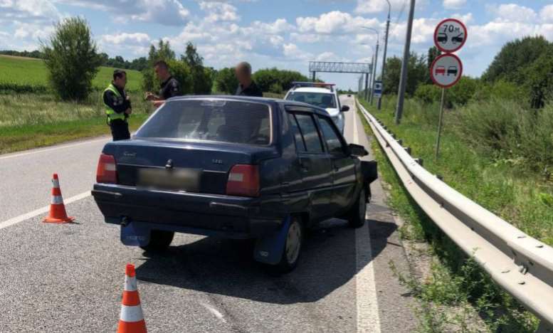 На Полтавщині поліція встановлює обставини ДТП в якій постраждала пасажирка автомобіля ЗАЗ
