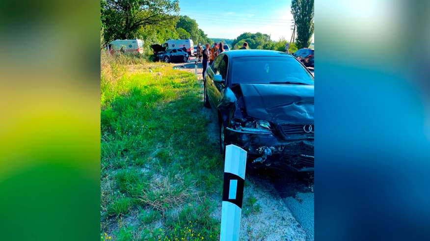 На Полтавщині поліція встановлює обставини ДТП, внаслідок якої загинула пасажирка легковика