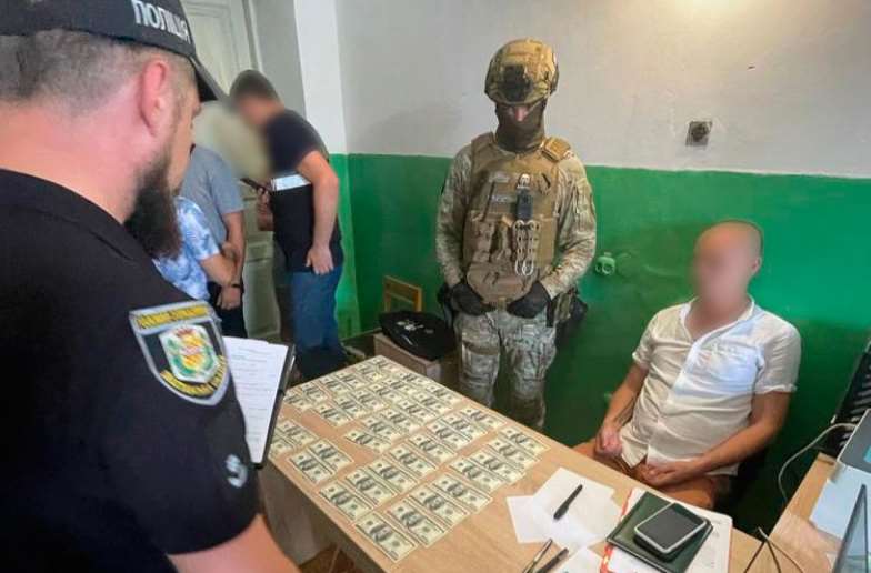 На Полтавщине правоохранители на взятке задержали члена военно-врачебной комиссии