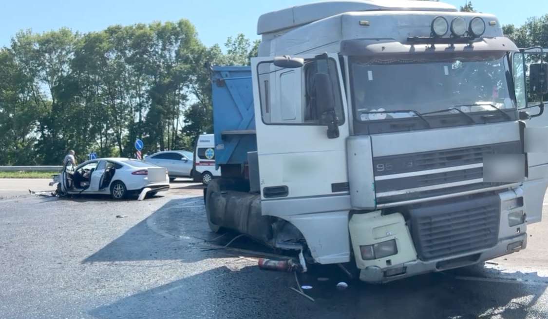 Полиция Полтавщины устанавливает обстоятельства ДТП, в котором травмированы четыре человека