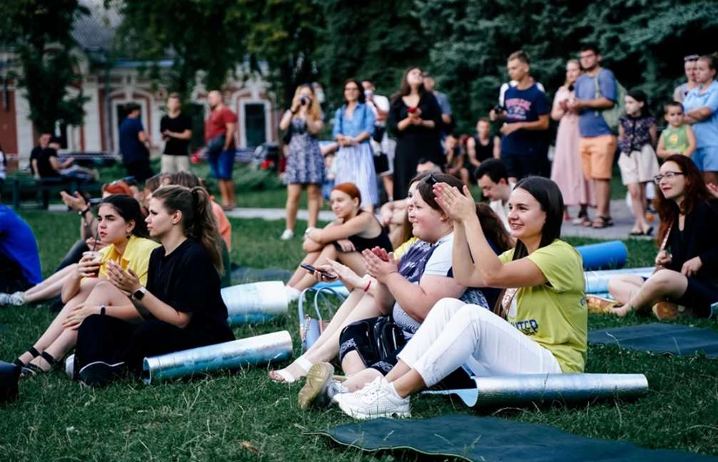 В обласному центрі на «вуличному університеті» молодь вчили дбати про ментальне здоров’я