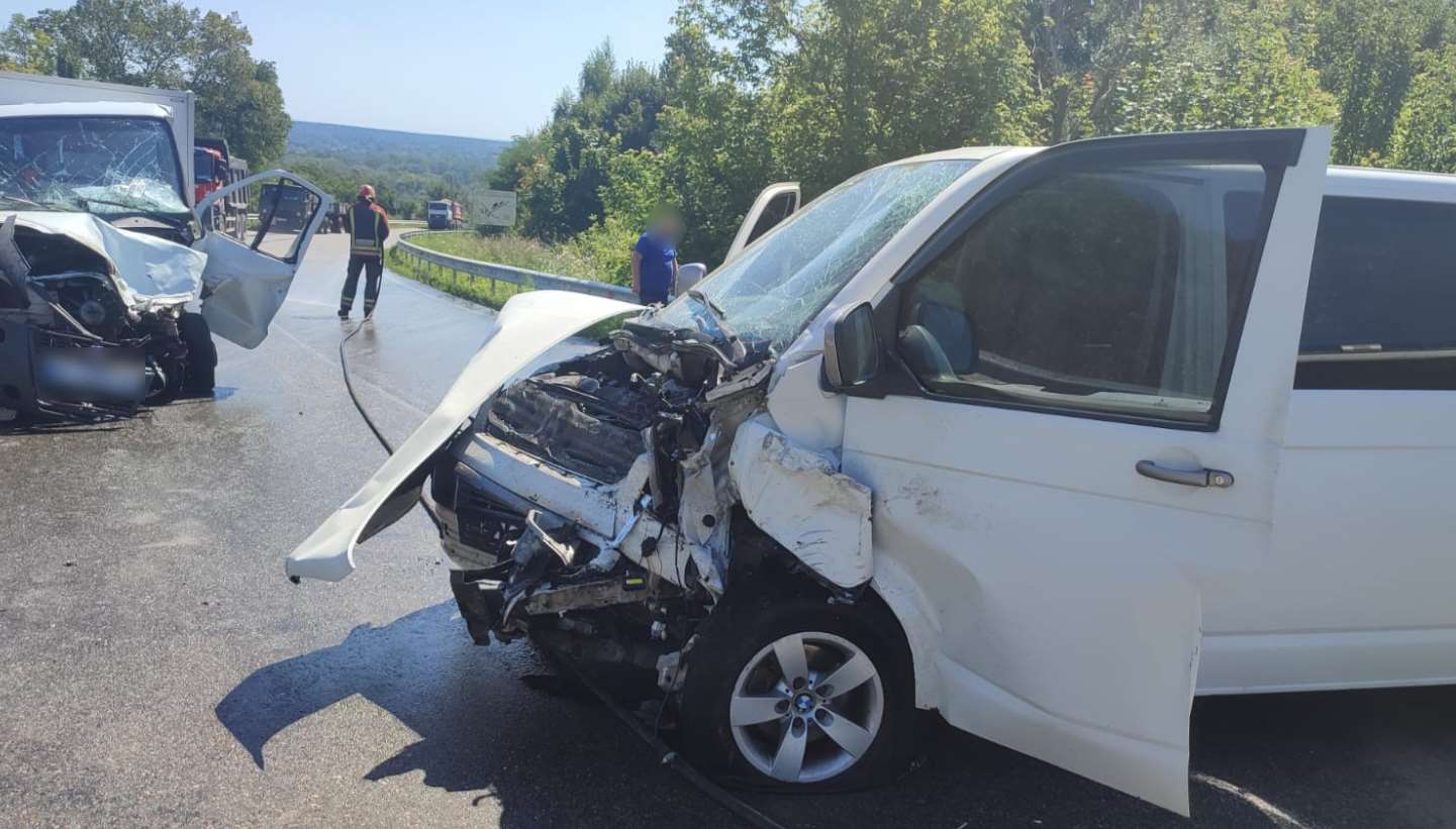 Поліція Полтавщини встановлює обставини ДТП, в якій травмовано троє осіб