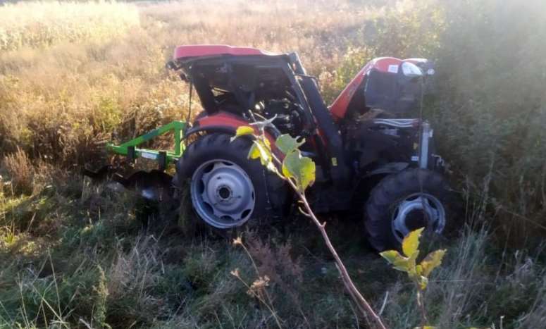 Поліція Полтавщини встановлює обставини ДТП, в якій травмований водій