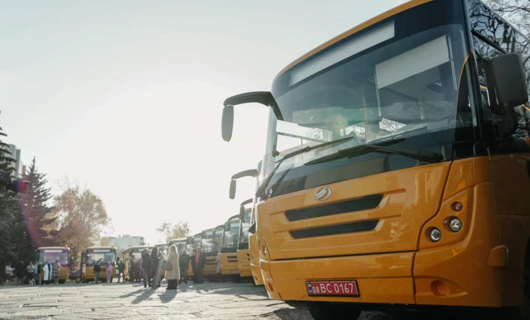 13 образовательных учреждений Полтавщины получили школьные автобусы