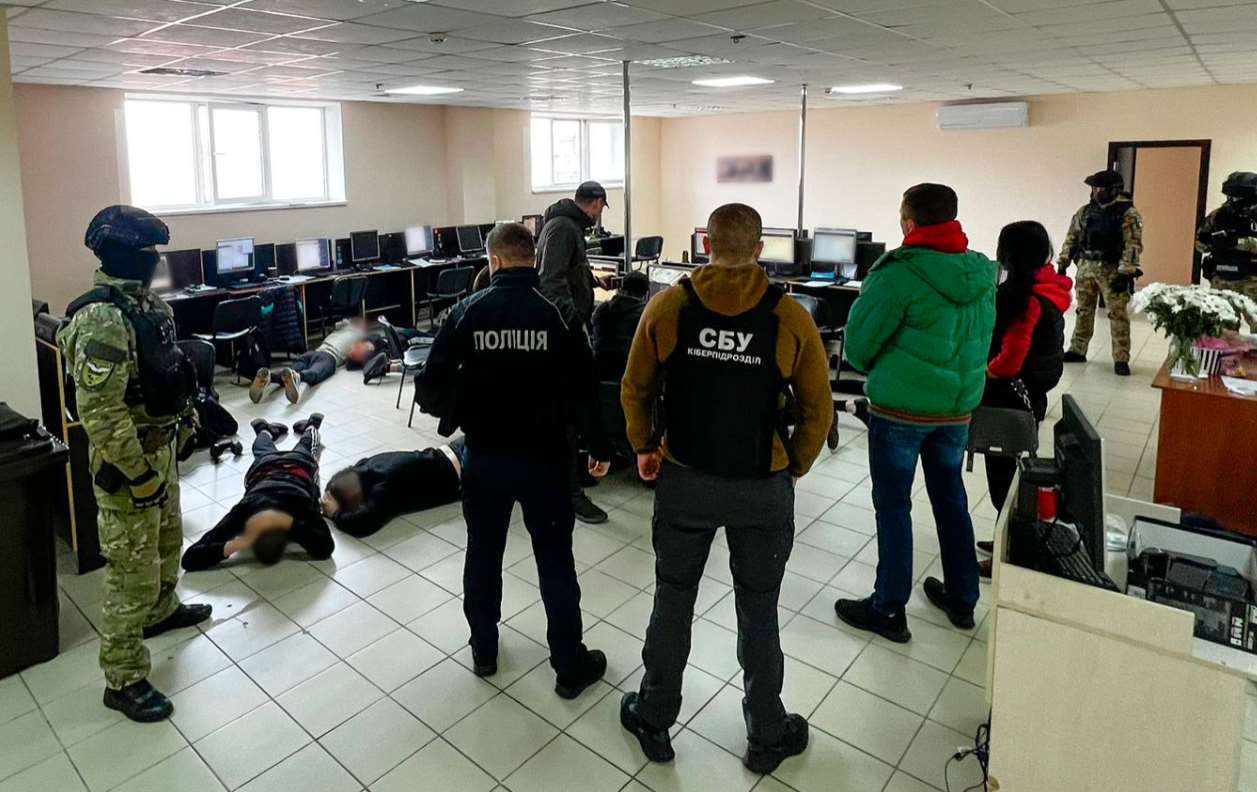В Кременчуге правоохранители разоблачили мошеннический call-центр