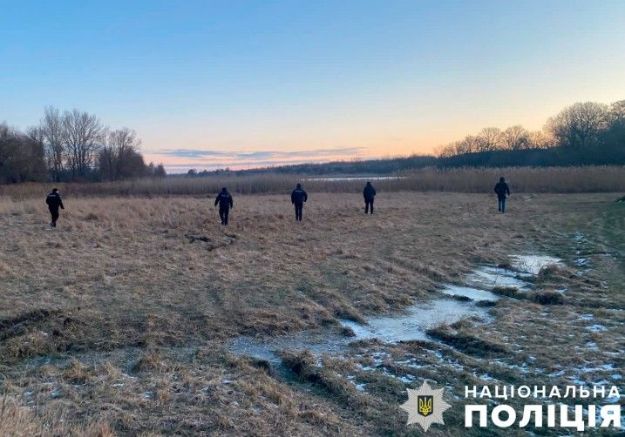 Посреди поля на Полтавщине нашли мертвую женщину