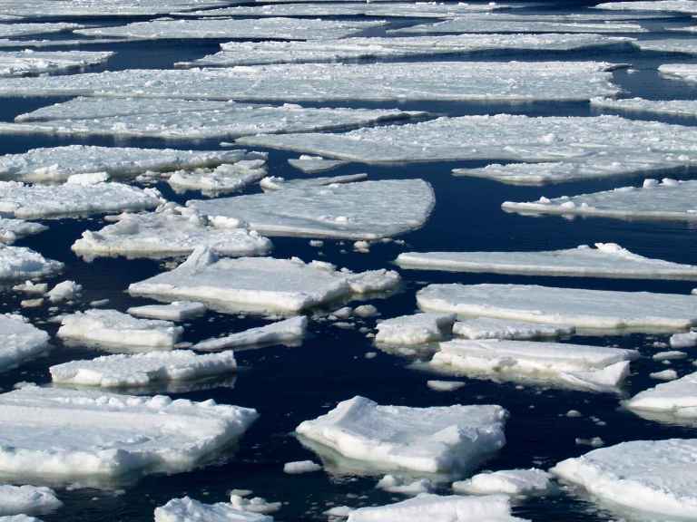 В Миргороде двое мужчин провалились под лед