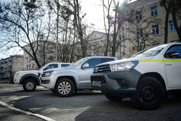 На Полтавщині мобільним вогневим групам передали три пікапи