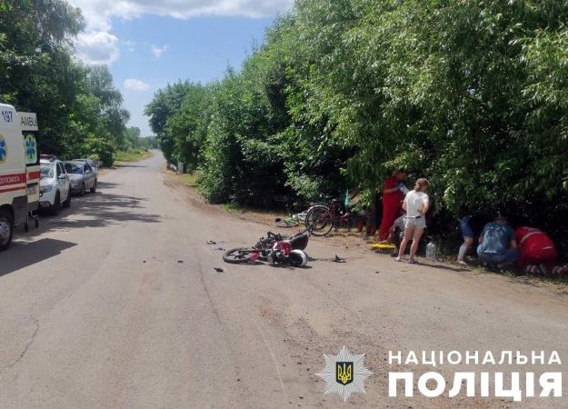 На Полтавщині вантажівка зіткнулася з мотоциклом: є постраждалі