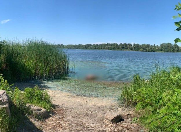 В Кременчуге из воды достали утопленника