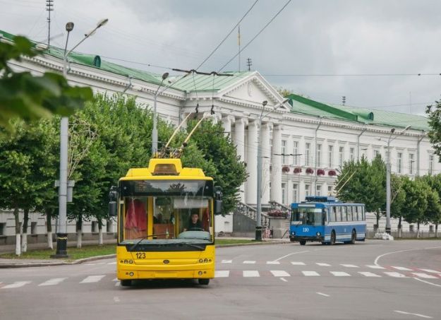 Три района Полтавы временно останутся без троллейбусного сообщения