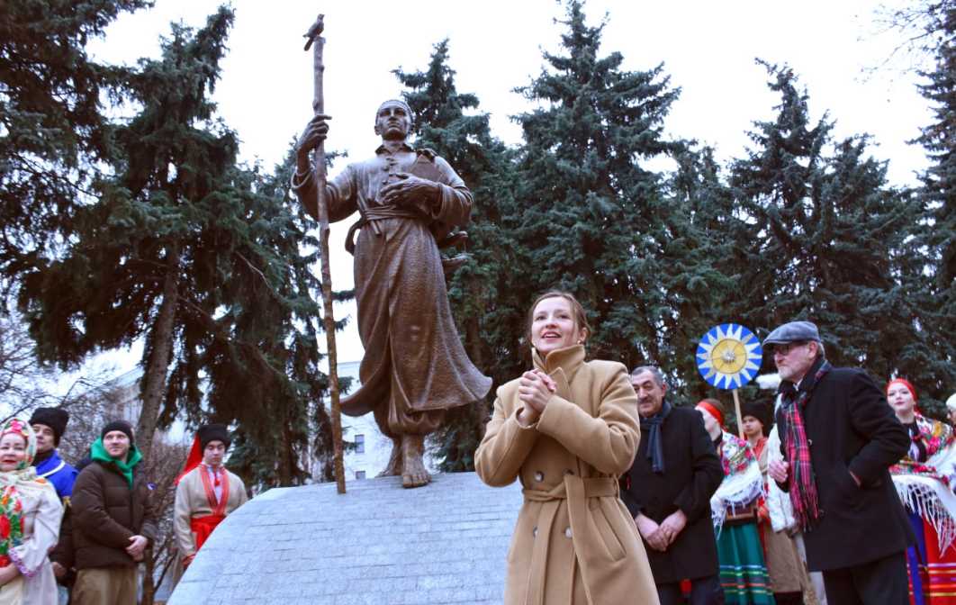 В Полтаве открыли памятник философу Григорию Сковороде