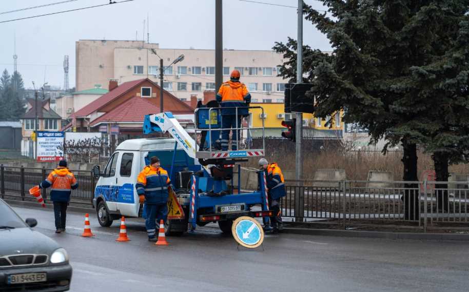 В Полтаве заработали три новых светофора