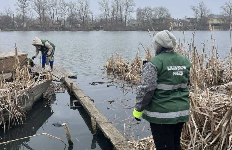 У Ворсклу зливають невідомі рідини: інспектори проводять розслідування